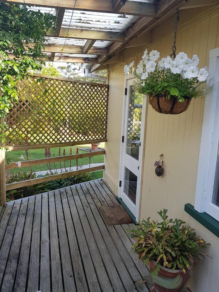 Rose Cottage Tryphena Exterior foto